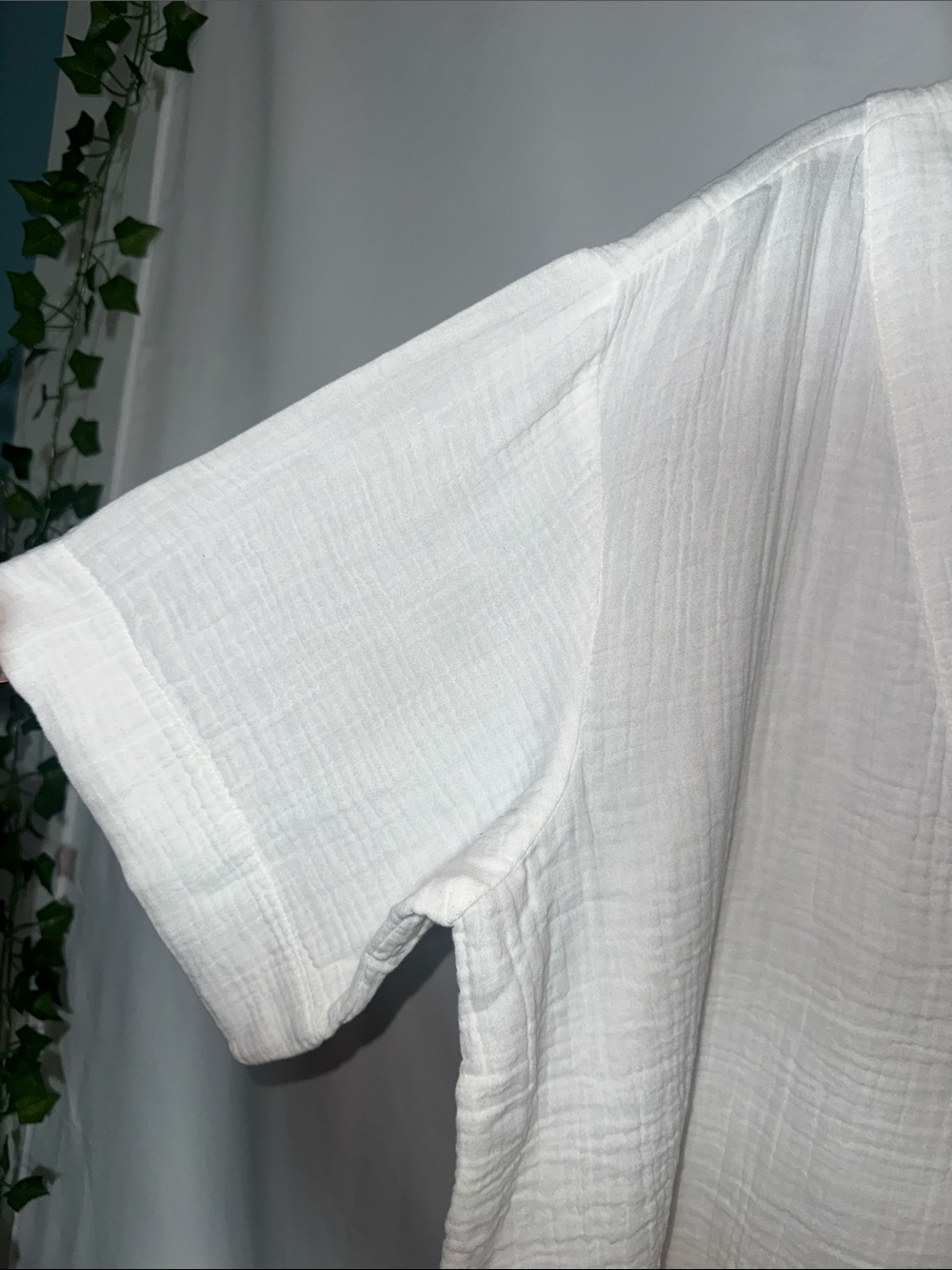 Faherty White V-Neck Gauze Tunic - Picture 3 of 6
